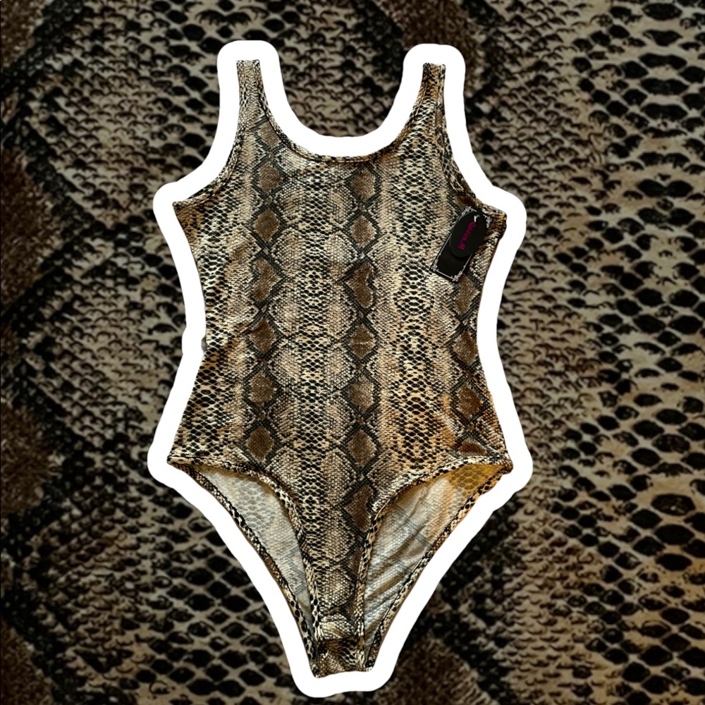 BRAND NEW snake skin 🐍  body suit 😍😍